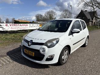 Damaged car Renault Twingo 1.5 dci collection airco 2013/5