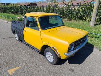 Schadeauto Mini Clubman bloembak voor reclame en of decoratie 1979/1