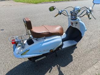 Znen ZN50QT-HS snorscooter met origineel 279 km gelopen !!!! picture 6