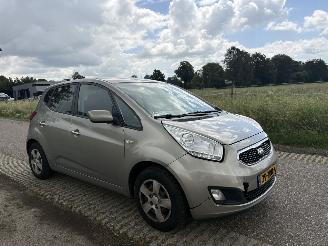 Kia Venga 1.4 CVVT Plus Pack NAVIGATIE, AIRCO, CAMERA ENZ picture 16