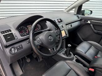 Volkswagen Touran 1.2 TSI Highline 7 Persoons / Panoramadak / Trekhaak / Leder / Navi / Cruise / PDC / C picture 6