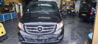 krockskadad bil bedrijf Mercedes V-klasse V220 2015/6