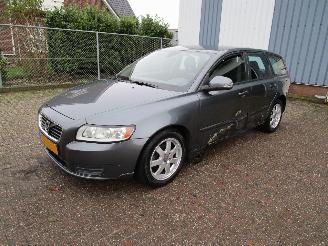 krockskadad bil auto Volvo V-50 1.6D Clima Radio/CD 6-Bak 2011/1