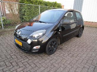 skadebil auto Renault Twingo Airco Radio/CD 2014/1