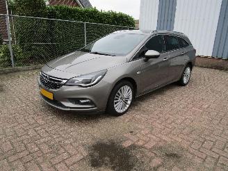 Unfallwagen Opel Astra 1.6 CDTI Navi Camera Clima 6-Bak 2016/5