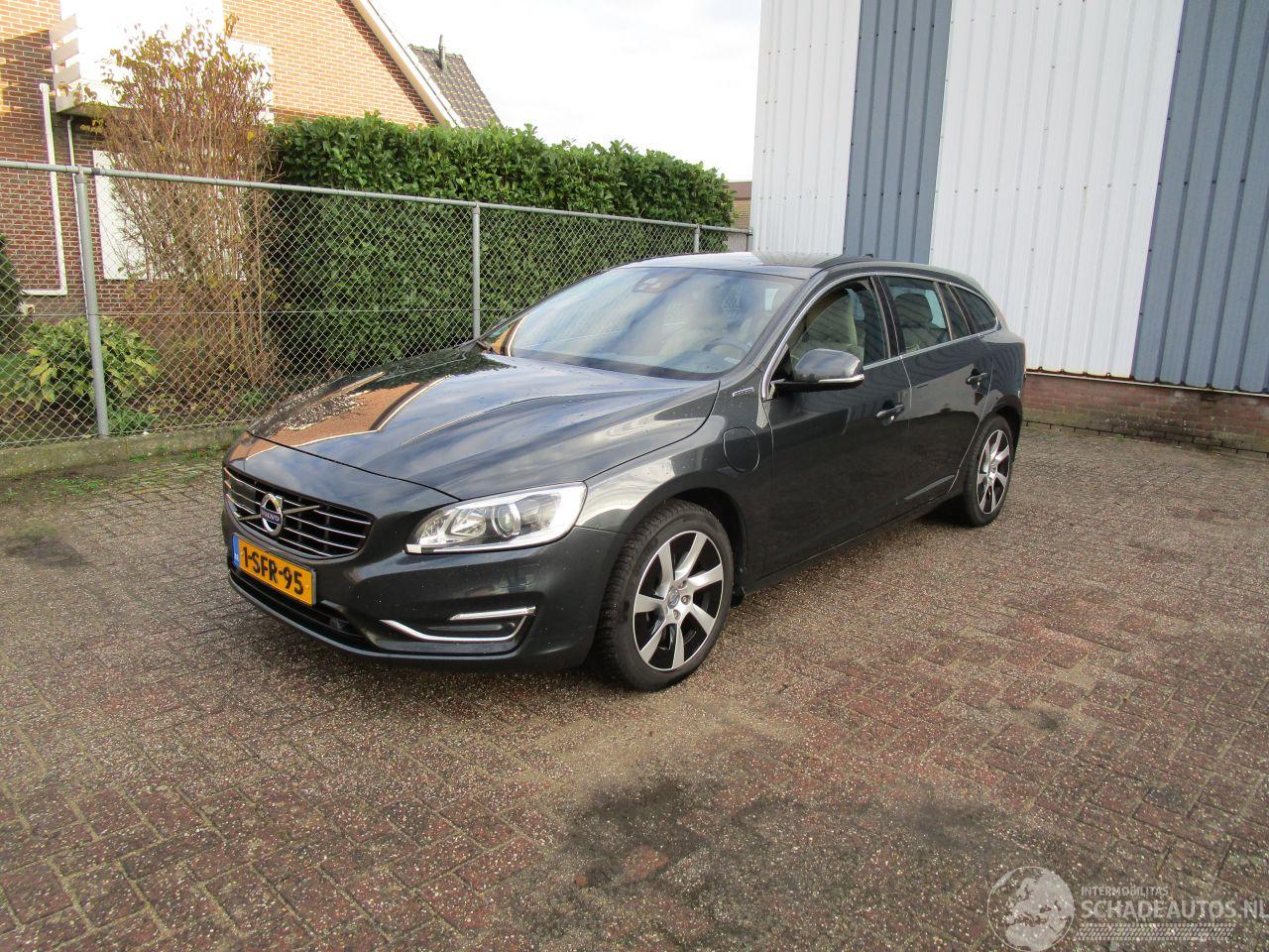 Volvo V-60 2.4 D6 AWD Summum Schadevrij