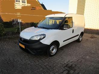 krockskadad bil bedrijf Fiat Doblo 1.6 MJ Airco Schuifdeur 6-Bak 2022/2