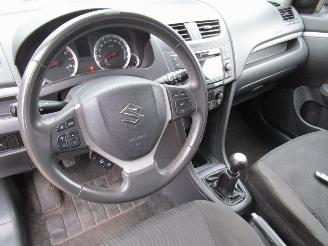 Suzuki Swift Clima Radio/CD Nw Model 5-Drs picture 14