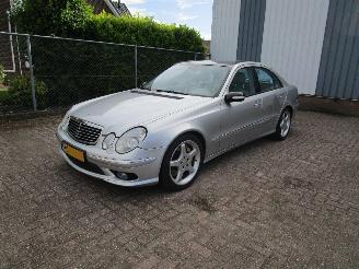 uszkodzony samochody osobowe Mercedes E-klasse 500 V8 Navi Leder Clima 2003/2
