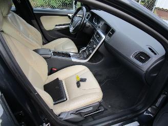 Volvo V-60 2.4 D6 AWD Hybride Camera Navi picture 6