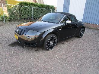 Voiture accidenté Audi TT 1.8 5V Turbo Cabrio Quattro 224 PK 2002/10