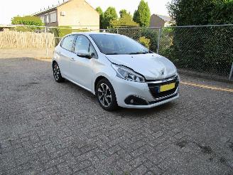 Peugeot 208 1.2 Navi Airco Parelmoer 5-Drs picture 3