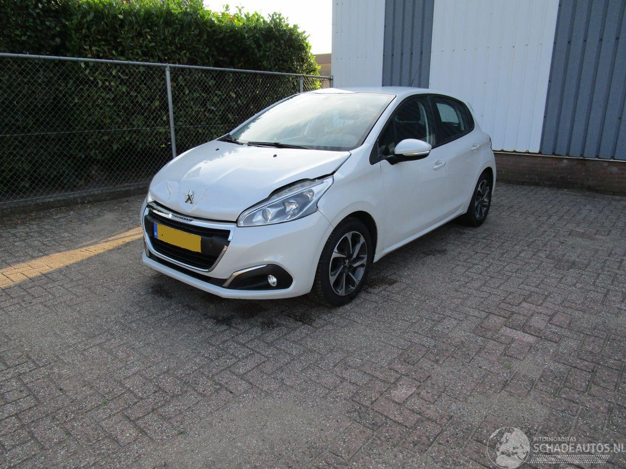 Peugeot 208 1.2 Navi Airco Parelmoer 5-Drs