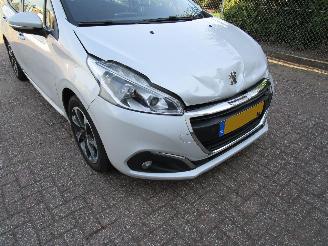 Peugeot 208 1.2 Navi Airco Parelmoer 5-Drs picture 8