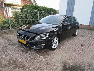 Avarii autoturisme Volvo V-60 2.4 D5 Hybride Navi Clima 2015/10