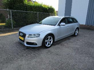 Vaurioauto  passenger cars Audi A4 2.0 TDI Navi Schadevrij 6-Bak 2012/3