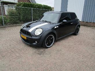 Damaged car Mini Cooper S 1.6 Leder Panodak Clima 6-Bak 2007/2