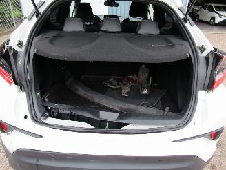 Toyota C-HR 1.8 Hybride Bi-Tone Parelmoer picture 11