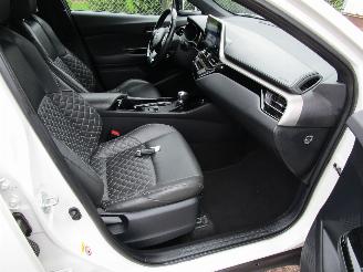 Toyota C-HR 1.8 Hybride Bi-Tone Parelmoer picture 16