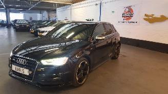 Voiture accidenté Audi A3 1.8 TFSI 16V AUT 4DRS BENZ 1.798CC 132KW 179PK 2014/3