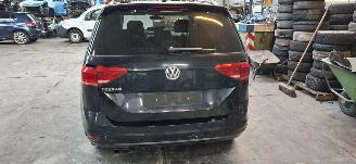 Volkswagen Touran 1.4 TSI Highline Edition 7 Persoons picture 5