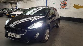 Voiture accidenté Ford Fiesta 1.1 TI-VCT 12V   BENZ 1.084CC 63KW 86PK 2018/12
