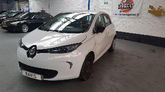 uszkodzony samochody osobowe Renault Zoé R90 AUT 4DRS ELEKTRISCH 68KW (92PK 2019/5
