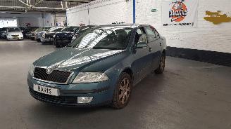 Damaged car Skoda Octavia 1.6 MPI  BENZ 1.598 CC 75 KW 102 PK SEDAN 2008/9