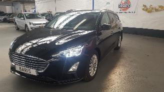 Auto incidentate Ford Focus 1.5 ECOBOOST 12V COMBI  BENZ 1.496CC 110KW 150PK 2020/12