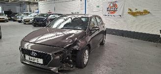 damaged passenger cars Hyundai I-30 1.0 T-GDI Comfort 2019/6