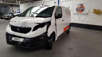 skadebil bedrijf Peugeot Expert 2.0 BLUE HDi 145 16V AUT DSL 1.997CC 106KW 144PK 2022/3