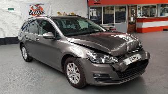 Vaurioauto  passenger cars Volkswagen Golf 1.2 TSI 16V COMBI  BENZ 1.197CC 63KW 86PK 2015/8