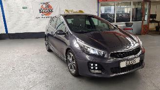 Voiture accidenté Kia Ceed 1.0i T-GDi 12V GT LINE 4DRS BENZ 998CC 88KW 120PK 2016/1