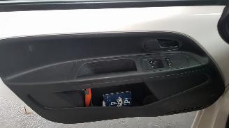 Volkswagen Up! 1.0 12V 4 DRS BENZ 999CC 44KW 60PK picture 8