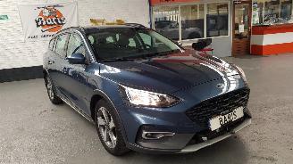 Unfallwagen Ford Focus 1.0 Ti-VCT ECOBOOST 12V COMBI  BENZ 999CC 92KW 125PK 2019/3