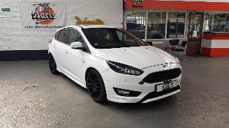 krockskadad bil auto Ford Focus 1.5 ECOBOOST 16V AUT  BENZ 1.498CC 134KW 182PK 2018/3