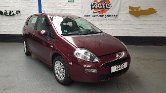 damaged passenger cars Fiat Punto 1.4  BENZ 1.368CC 57KW 77PK 2013/10