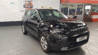 Vaurioauto  passenger cars Jeep Avenger 54 KWH SUV  AUT ELEKTRISCH  115KW 156 PK FWD 2024/1