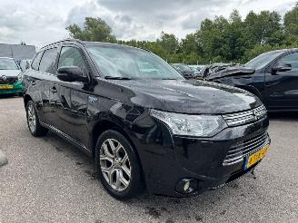 Unfallwagen Mitsubishi Outlander 2.0 AUTOMAAT PHEV Instyle BJ 2014 305.027 KM 2014/4