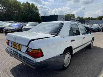 Mercedes E-klasse 200-500 AUTOMAAT (W124) 200 BJ 1988 141.353 KM picture 5