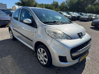 Peugeot 107 Peugeot 107 1.0-12V Urban Move picture 6