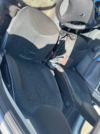 Peugeot 107 Peugeot 107 1.0-12V Urban Move picture 13