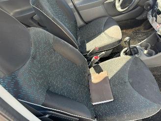 Peugeot 107 Peugeot 107 1.0-12V Urban Move picture 11