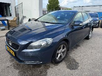 skadebil auto Volvo V-40 1.6 D2 Kinetic BJ 2013 422.898 KM 2013/11