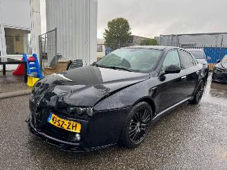 Vaurioauto  passenger cars Alfa Romeo  159 2.2 JTS Distinctive BJ 2006 202.113 KM 2006/6