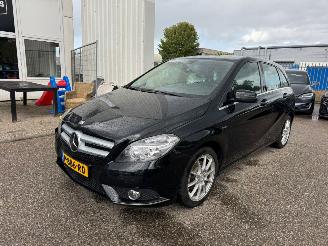 Coche accidentado Mercedes B-klasse 200 Ambition BJ 2012 141.528 KM 2012/2