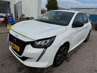 Vaurioauto  passenger cars Peugeot 208 1.2 AUTOMAAT PureTech Allure Pack BJ 2022 32.596 KM 2022/9