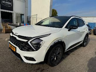 Damaged car Kia Sportage 1.6 T-GDi Hybrid GT-Line 2023/9