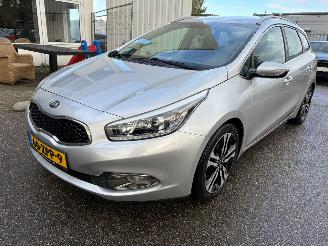 damaged passenger cars Kia Cee d Sportswagon 1.6 GDI Plus Pack BJ 2013 238.756 KM 2013/1