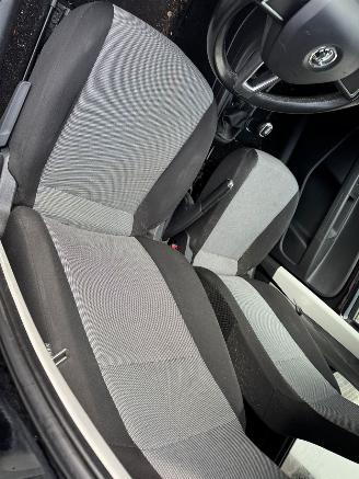 Skoda Citigo 1.0 Greentech Drive BJ 2014 170.228 KM picture 17